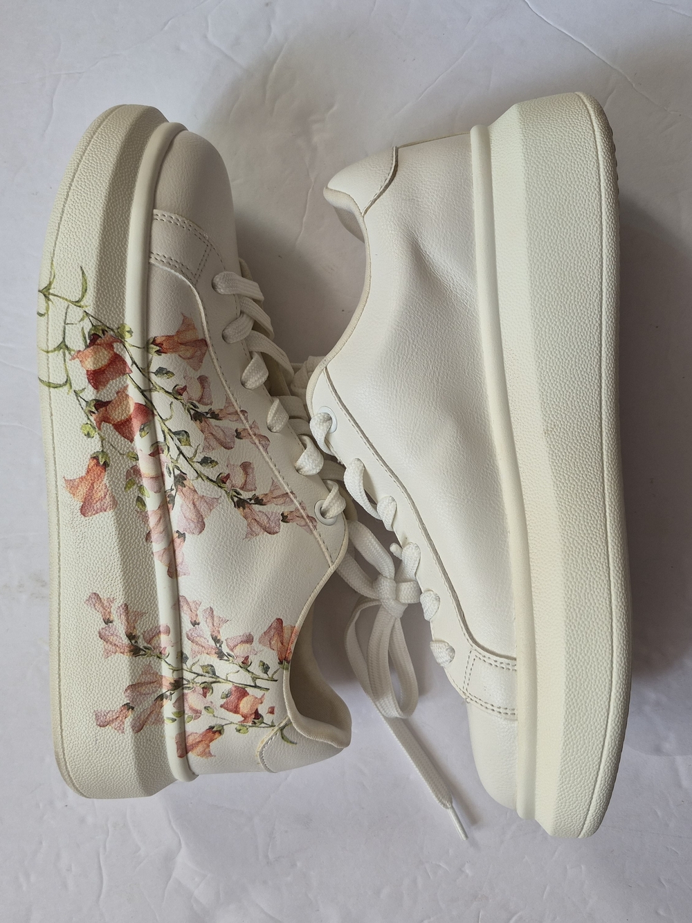Aldo Cream Peono Floral Platform Sneakers with Pink Floral Vine - Picture 2 of 8